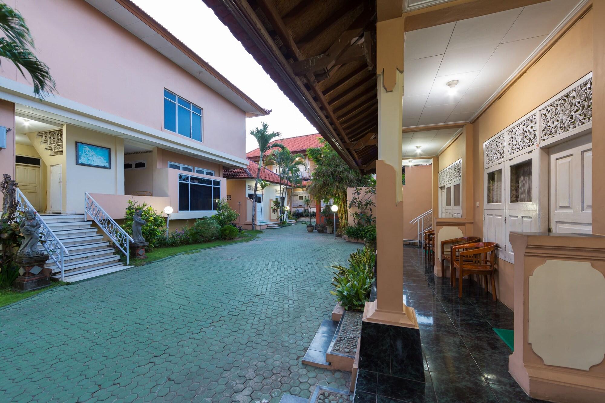 Oyo 3134 Puri Tamu Hotel Jimbaran  Exterior photo